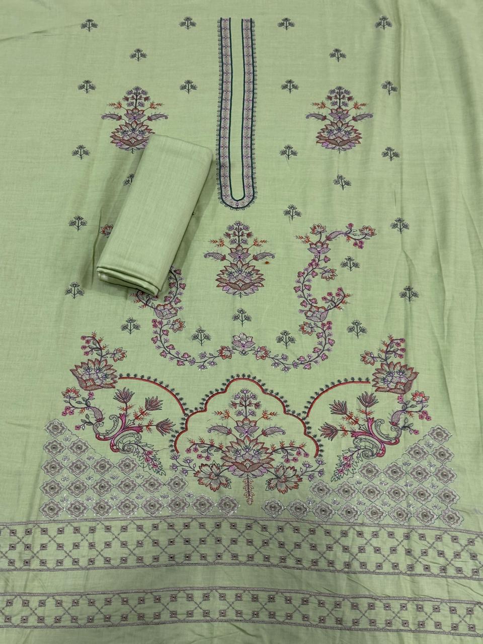 Bareeze Lawn 2 Piece Suit